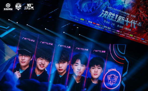 被网友热议 被网友热议